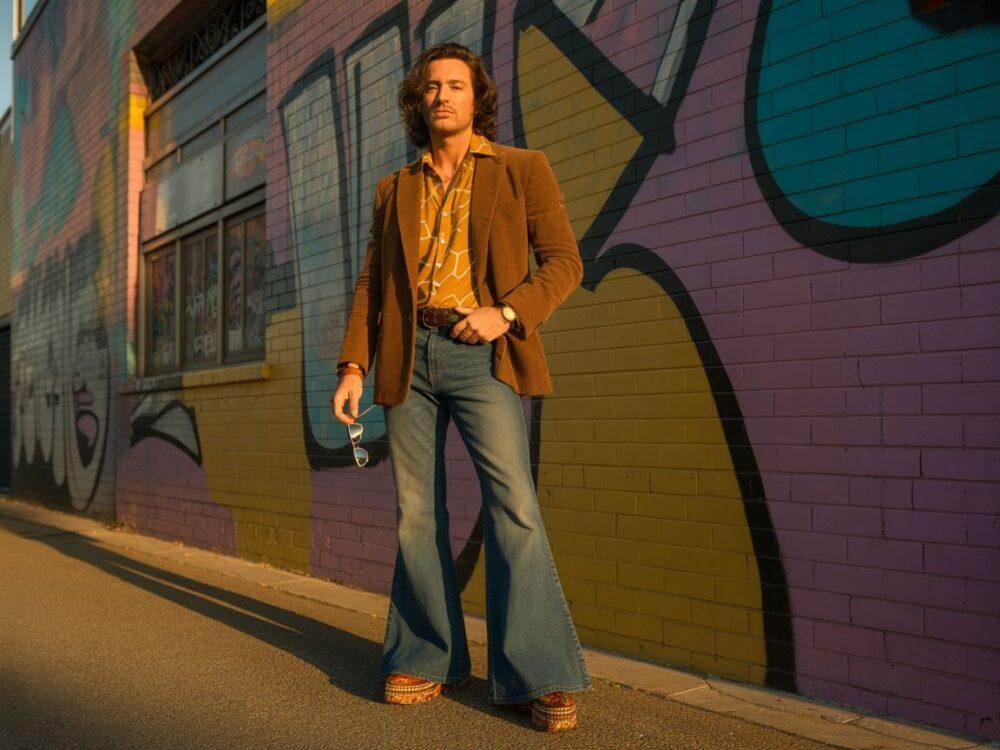 flary i koszula wzorzysta